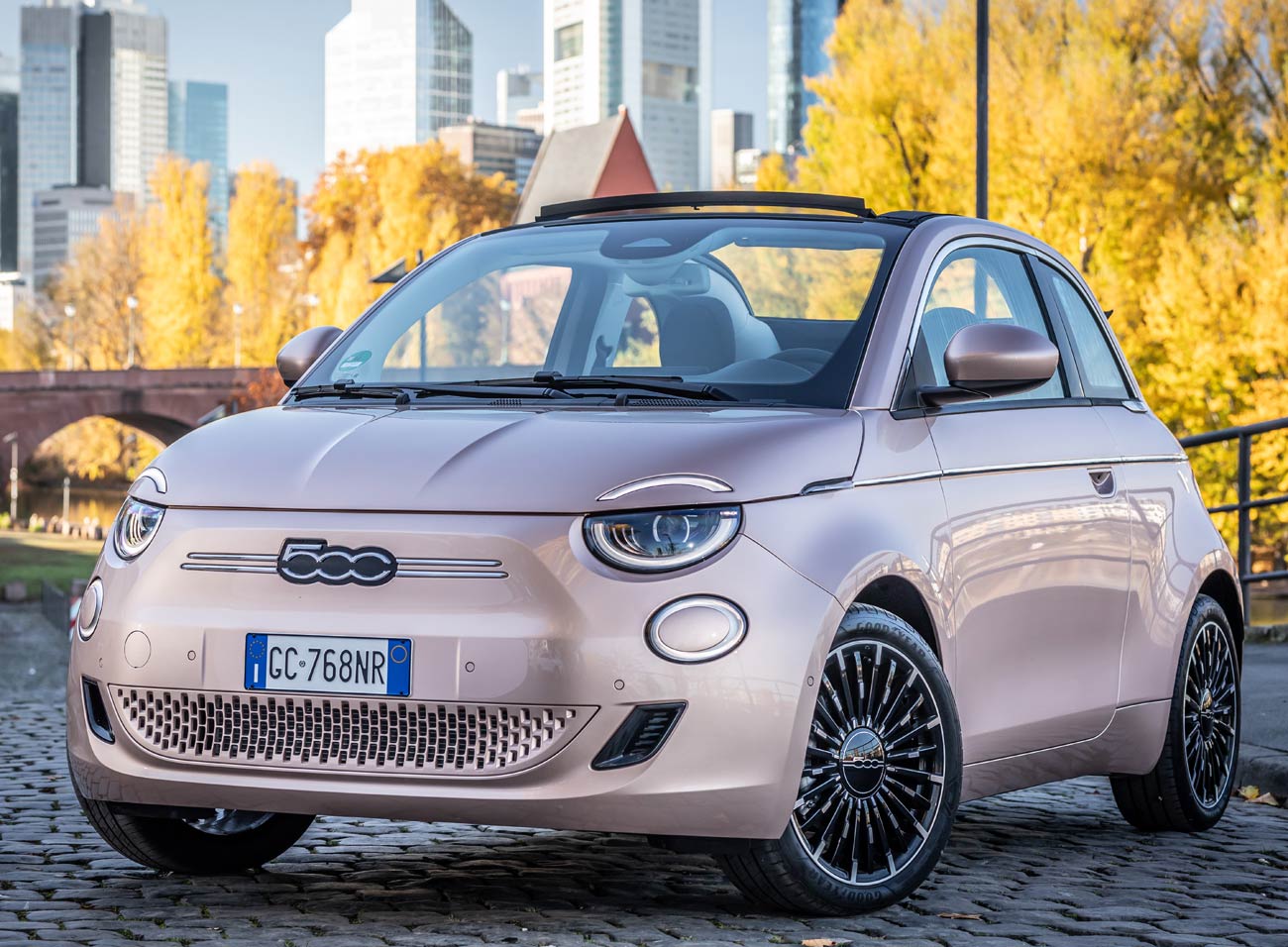 Fiat 500e Cabrio (42 kWh) - welches-e-auto