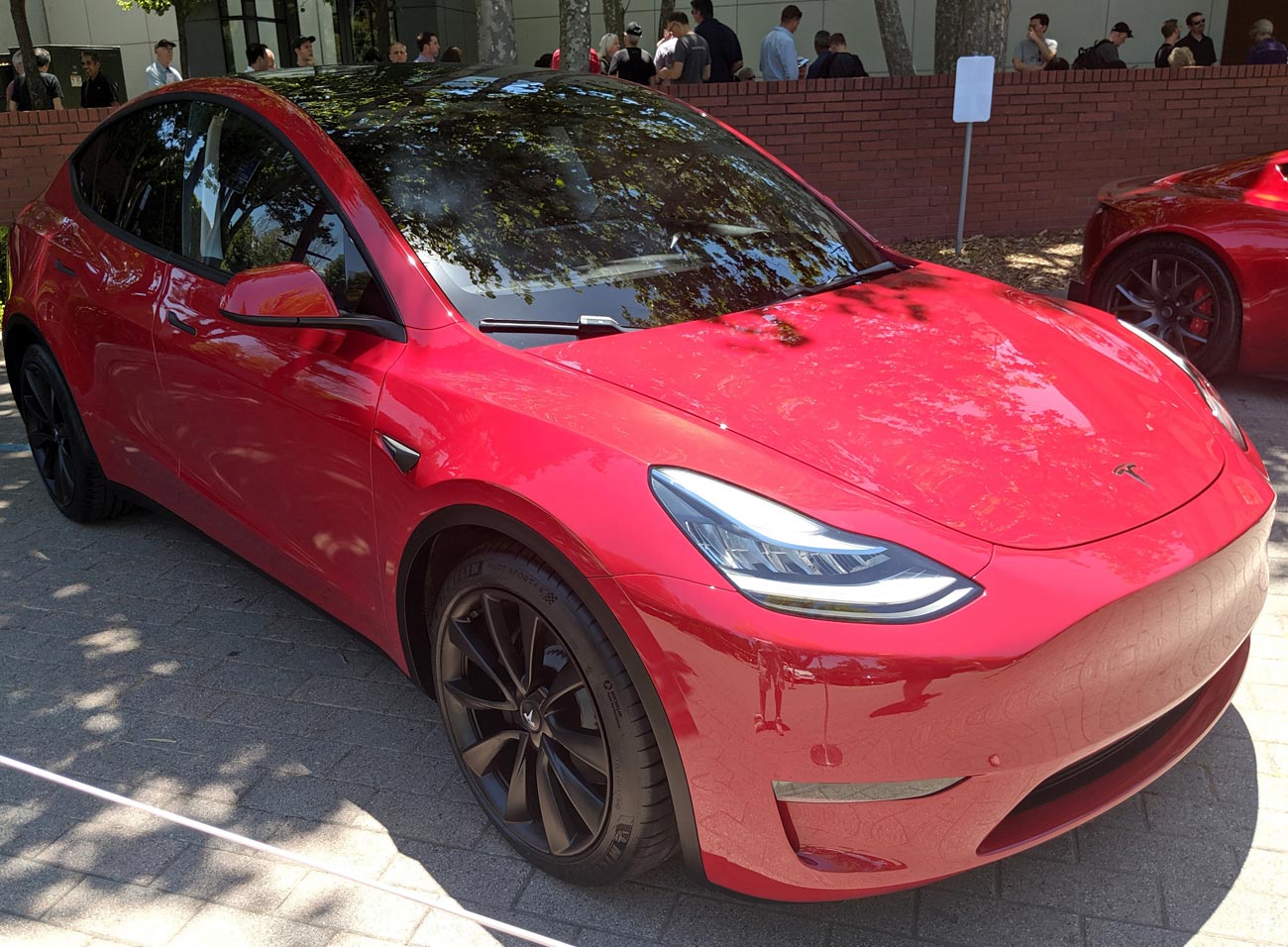 2021 tesla model y standard range